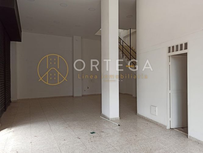 Bodega en arriendo en La Esmeralda, Girón, 380 m² · foto 3 de 23