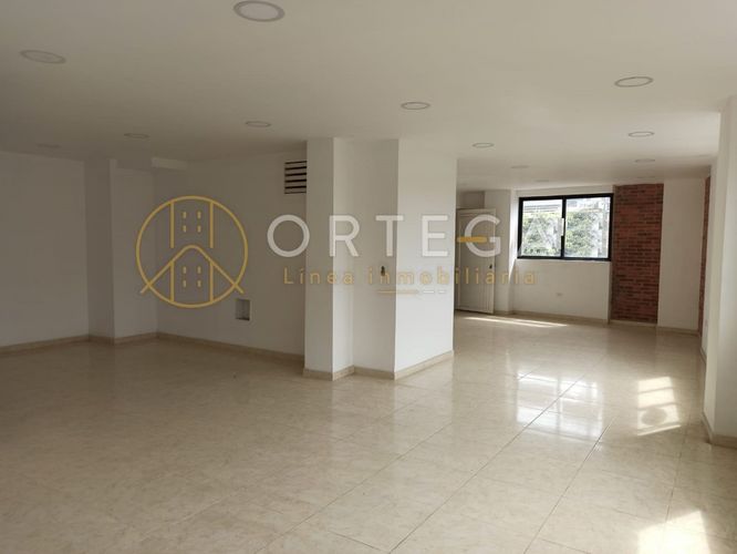 Bodega en arriendo en La Esmeralda, Girón, 380 m² · foto 8 de 23