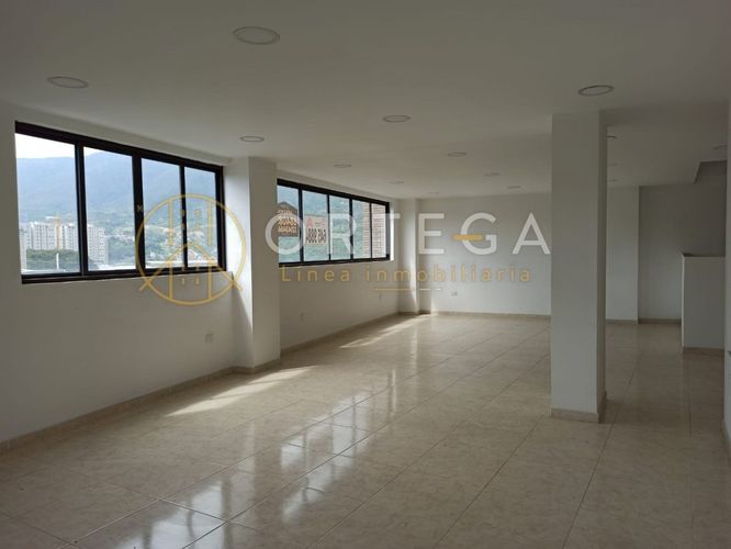 Bodega en arriendo en La Esmeralda, Girón, 380 m² · foto 12 de 23