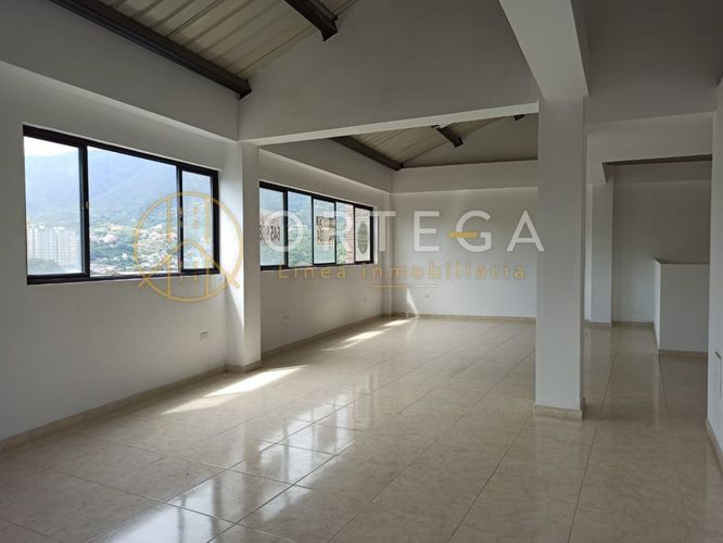 Bodega en arriendo en La Esmeralda, Girón, 380 m² · foto 17 de 23