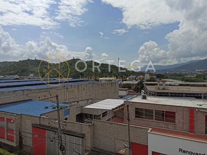 Bodega en arriendo en La Esmeralda, Girón, 380 m² · foto 23 de 23