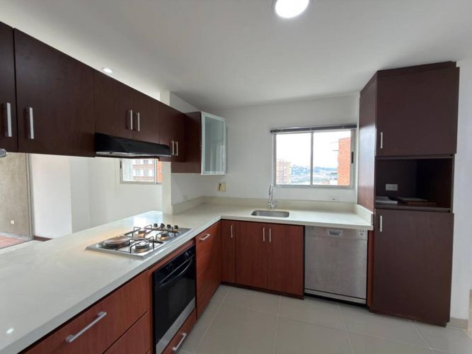 Apartamento de 3 alcobas en arriendo en Santa María De Los Ángeles, Medellín, 140 m² · foto 3 de 19