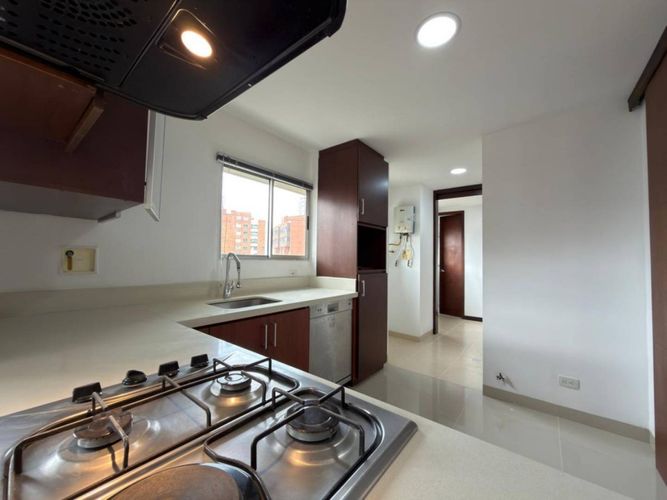 Apartamento de 3 alcobas en arriendo en Santa María De Los Ángeles, Medellín, 140 m² · foto 4 de 19