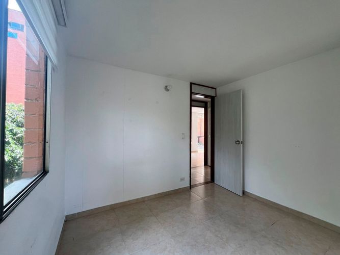 Apartamento de 3 alcobas en arriendo en El Poblado, Medellín, 79 m² · foto 11 de 16