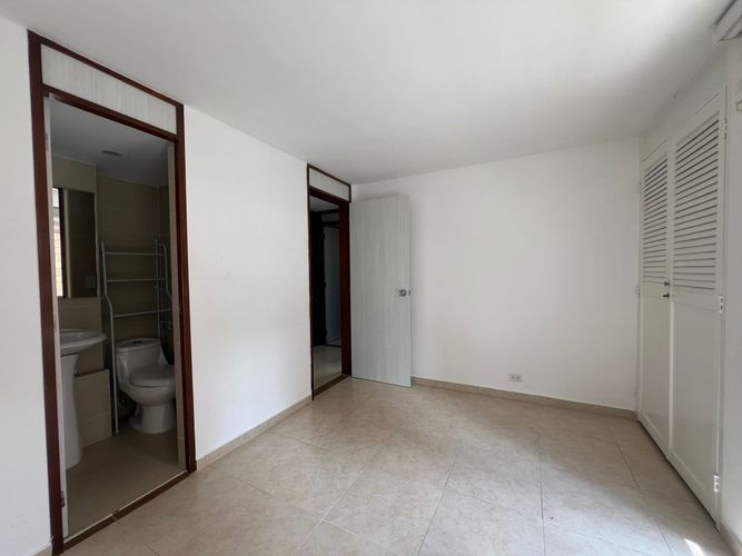 Apartamento de 3 alcobas en arriendo en El Poblado, Medellín, 79 m² · foto 8 de 16