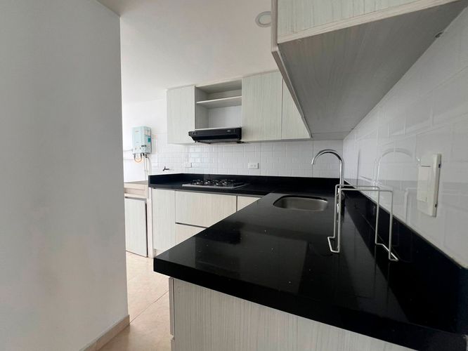 Apartamento de 3 alcobas en arriendo en El Poblado, Medellín, 79 m² · foto 5 de 16