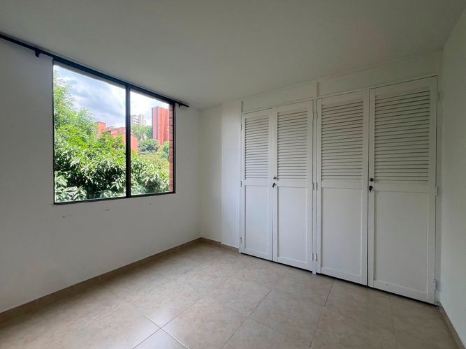 Apartamento de 3 alcobas en arriendo en El Poblado, Medellín, 79 m² · foto 13 de 16