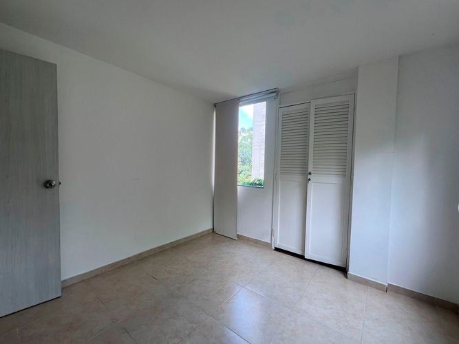 Apartamento de 3 alcobas en arriendo en El Poblado, Medellín, 79 m² · foto 14 de 16