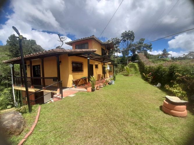 Casa de 3 alcobas en arriendo en Alto De La Virgen, Guarne, 120 m² · foto 2 de 24