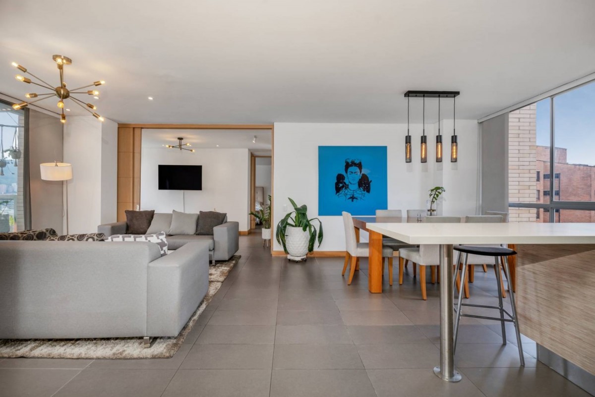 Apartamento en arriendo en Lalinde, Medellín · foto 3 de 20