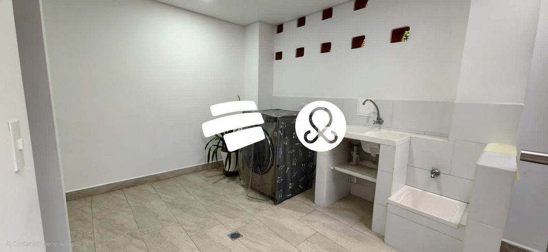 Casa de 5 alcobas en venta en Monteazul, Sabaneta, 528 m² · foto 15 de 24
