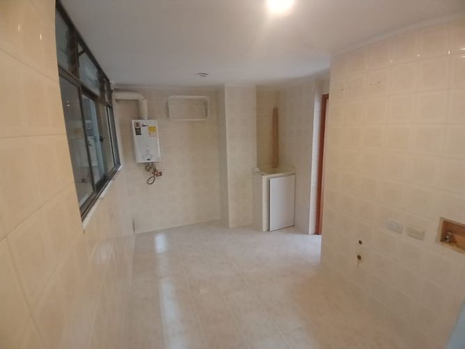 Apartamento de 4 alcobas en venta en La Carolina, Bogotá, 127 m² · foto 10 de 24