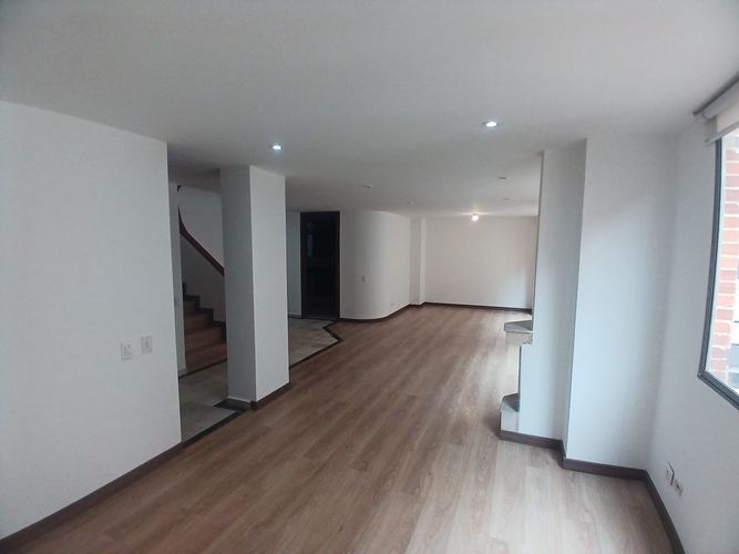 Apartamento de 4 alcobas en venta en La Carolina, Bogotá, 127 m² · foto 5 de 24