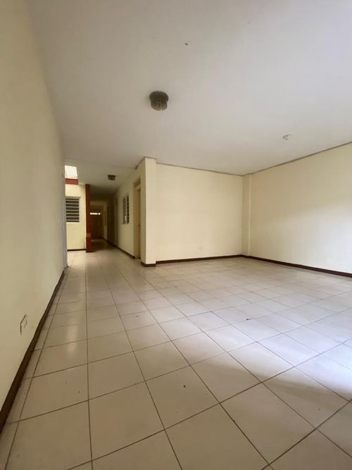 Casa de 5 alcobas en venta en Troncal, Cali, 250 m² · foto 10 de 21