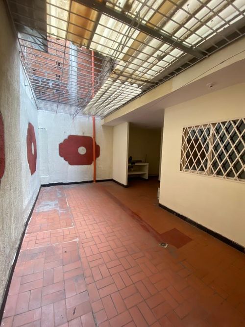 Casa de 5 alcobas en venta en Troncal, Cali, 250 m² · foto 11 de 21