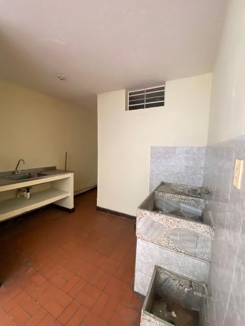 Casa de 5 alcobas en venta en Troncal, Cali, 250 m² · foto 14 de 21