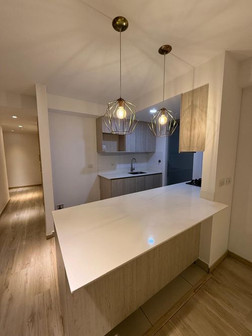 Apartamento de 3 alcobas en arriendo en Loma Del Escobero, Envigado, 100 m² · foto 16 de 18