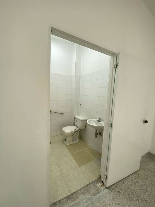 Casa de 17 alcobas en arriendo en Centro, Piedecuesta, 500 m² · foto 2 de 5