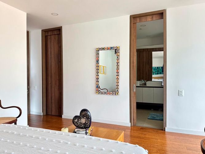 Apartamento de 3 alcobas en arriendo en El Poblado, Medellín, 234 m² · foto 14 de 19