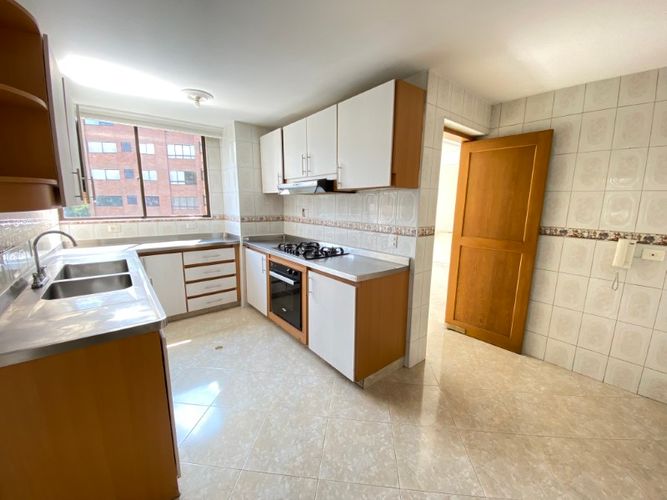 Apartamento de 4 alcobas en arriendo en La Florida, Medellín, 260 m² · foto 4 de 18