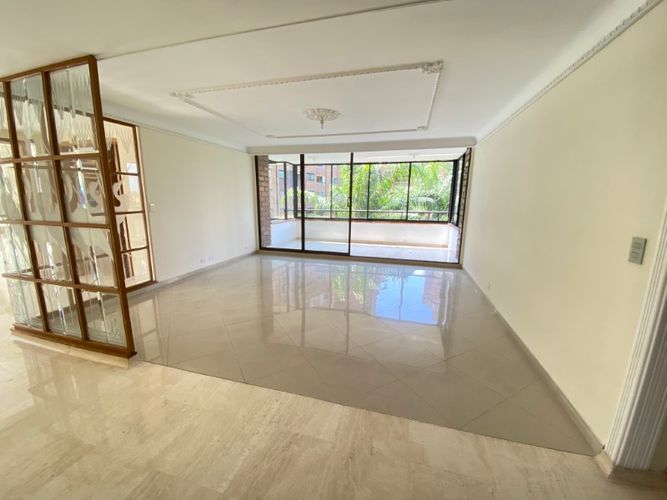 Apartamento de 4 alcobas en arriendo en La Florida, Medellín, 260 m² · foto 5 de 18