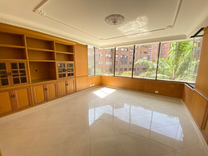 Apartamento de 4 alcobas en arriendo en La Florida, Medellín, 260 m² · foto 6 de 18
