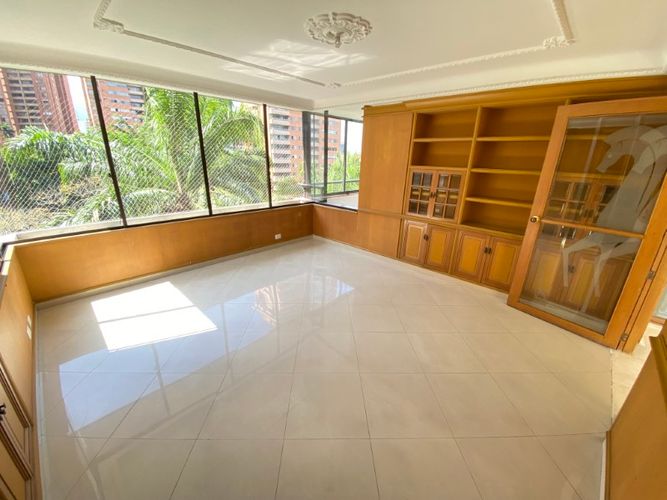 Apartamento de 4 alcobas en arriendo en La Florida, Medellín, 260 m² · foto 7 de 18