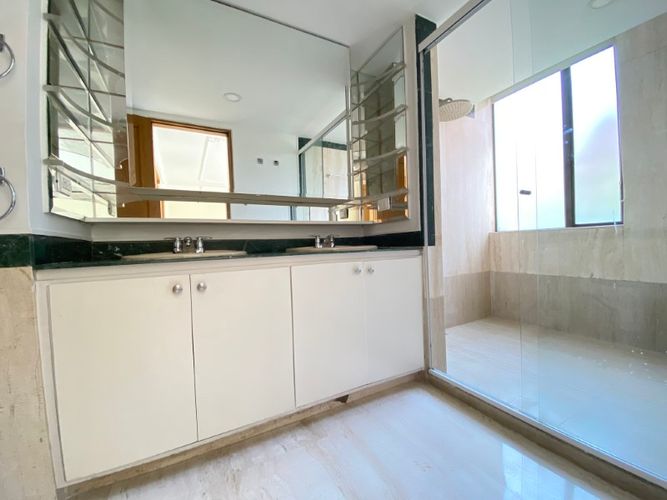 Apartamento de 4 alcobas en arriendo en La Florida, Medellín, 260 m² · foto 13 de 18