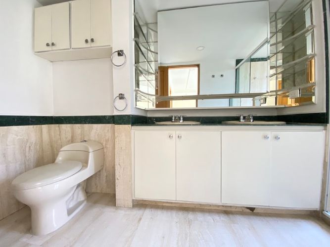 Apartamento de 4 alcobas en arriendo en La Florida, Medellín, 260 m² · foto 14 de 18