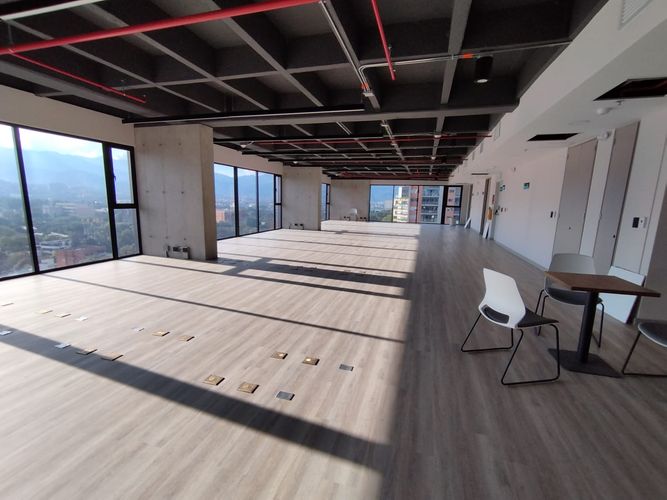 Oficina en arriendo en El Poblado, Medellín, 207 m² · foto 3 de 20