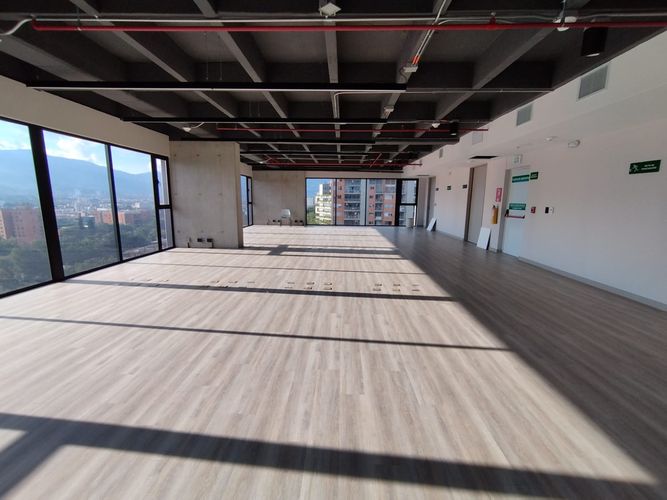 Oficina en arriendo en El Poblado, Medellín, 207 m² · foto 4 de 20