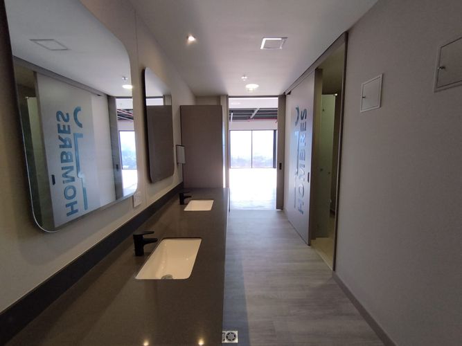 Oficina en arriendo en El Poblado, Medellín, 207 m² · foto 12 de 20