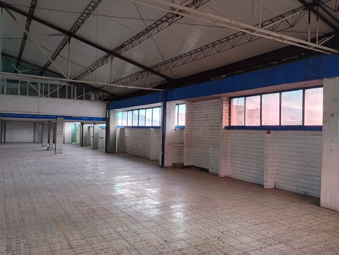 Bodega en arriendo en La Candelaria, Medellín, 450 m² · foto 3 de 19