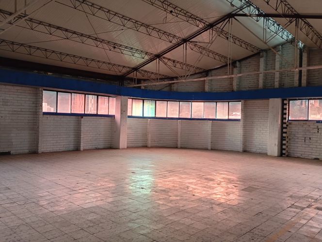 Bodega en arriendo en La Candelaria, Medellín, 450 m² · foto 5 de 19
