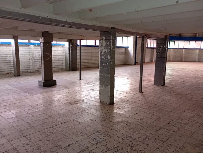 Bodega en arriendo en La Candelaria, Medellín, 450 m² · foto 8 de 19