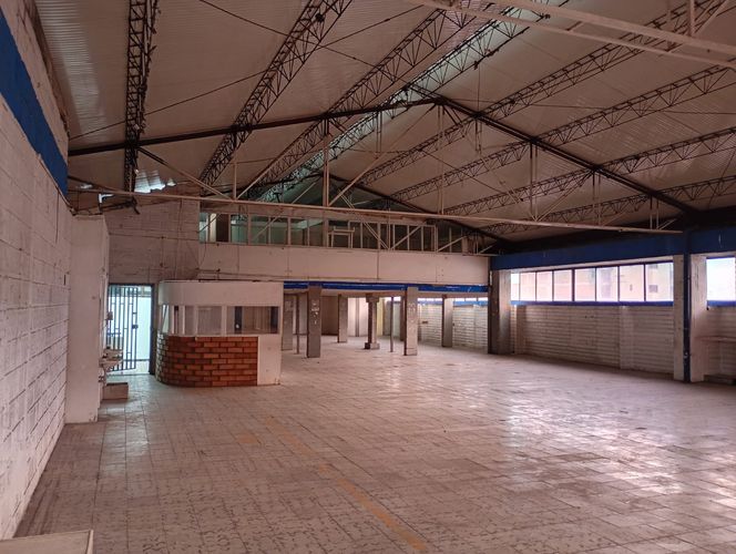 Bodega en arriendo en La Candelaria, Medellín, 450 m² · foto 14 de 19