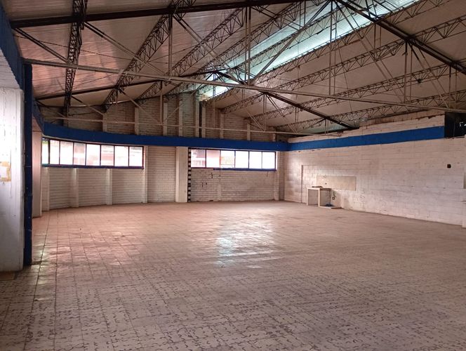 Bodega en arriendo en La Candelaria, Medellín, 450 m² · foto 15 de 19