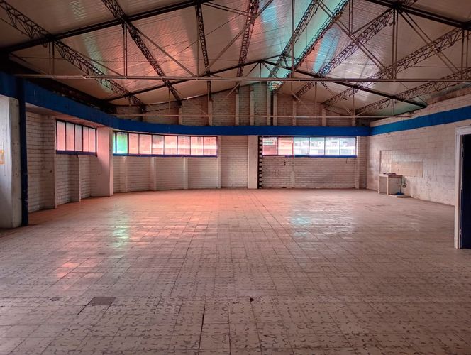 Bodega en arriendo en La Candelaria, Medellín, 450 m² · foto 18 de 19