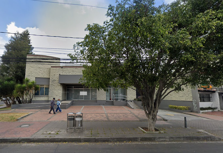 Casa en venta en Cedritos, Bogotá, 767 m² · foto 3 de 4