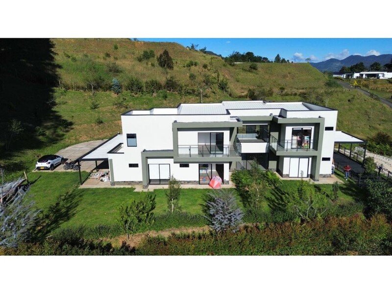 Casa Campestre en Arriendo en La ceja en San Nicolas