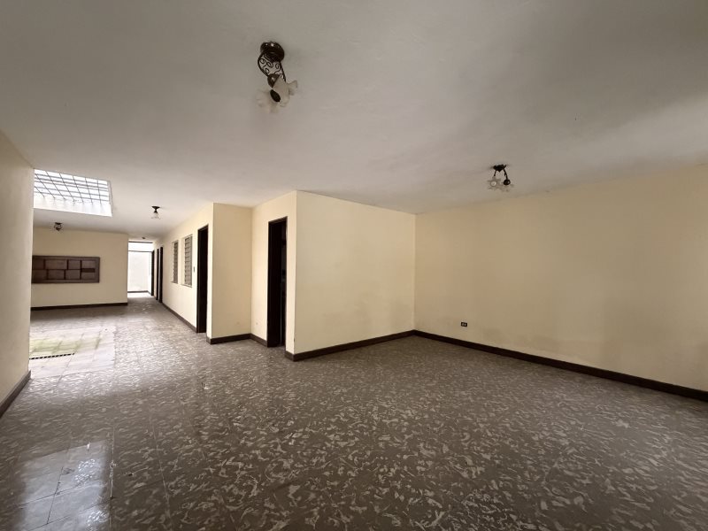 4BR House in Conquistadores (220 m²) - 4