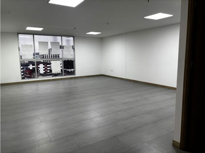 Oficina en arriendo en Los Alpes, Pereira, 53 m² · foto 3 de 9