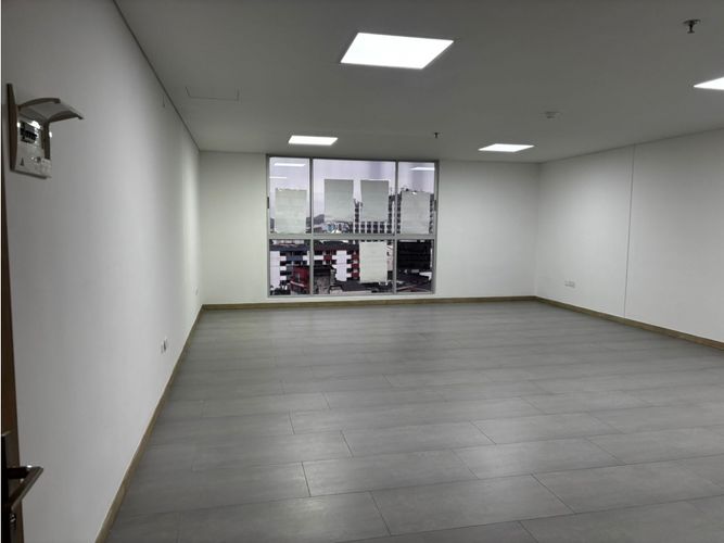 Oficina en arriendo en Los Alpes, Pereira, 53 m² · foto 4 de 9