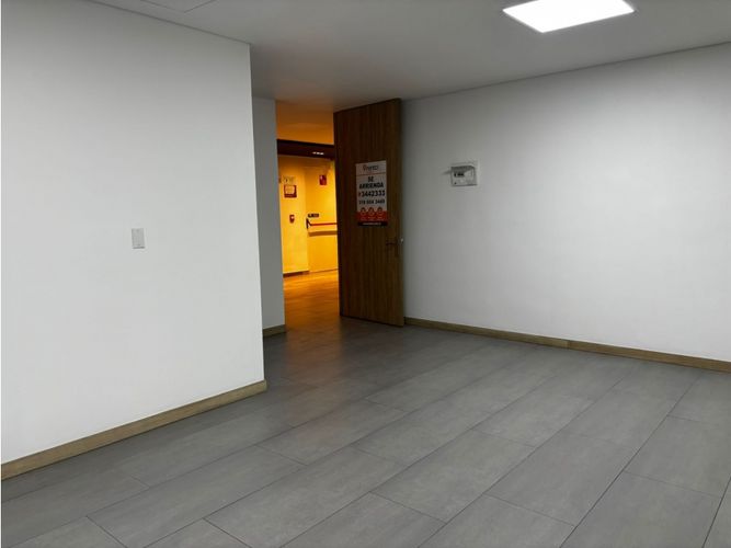 Oficina en arriendo en Los Alpes, Pereira, 53 m² · foto 7 de 9