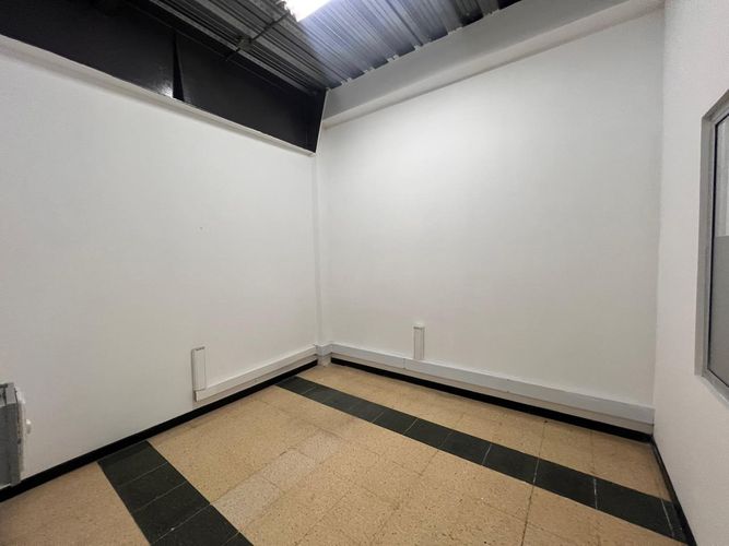 Bodega en arriendo en Monteazul, Sabaneta, 1350 m² · foto 7 de 20