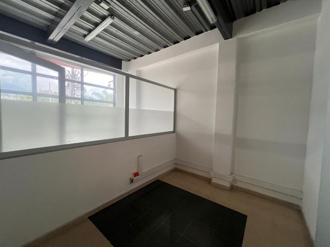 Bodega en arriendo en Monteazul, Sabaneta, 1350 m² · foto 12 de 20