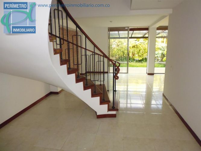 Casa de 3 alcobas en venta en El Tesoro, Medellín, 197 m² · foto 6 de 14