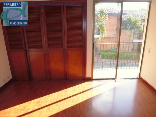 Casa de 3 alcobas en venta en El Tesoro, Medellín, 197 m² · foto 7 de 14