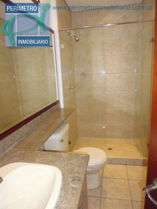 Casa de 3 alcobas en venta en El Tesoro, Medellín, 197 m² · foto 8 de 14
