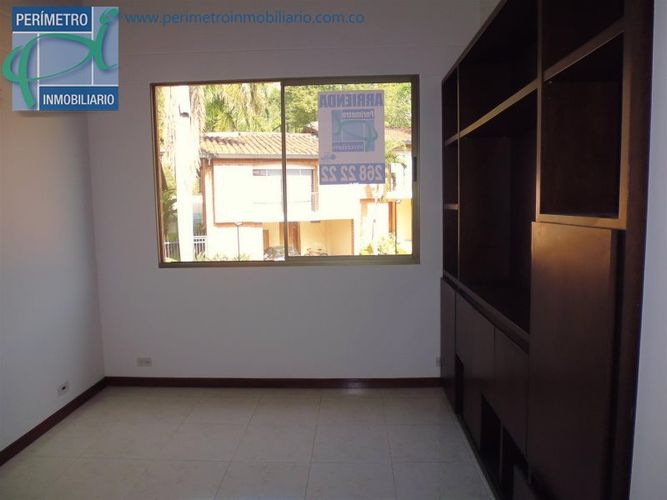 Casa de 3 alcobas en venta en El Tesoro, Medellín, 197 m² · foto 11 de 14